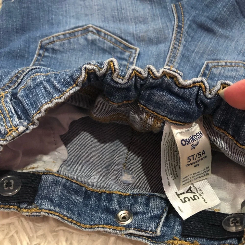- OshKosh B'gosh Daisy Stretch Denim Shorts girls size 5T